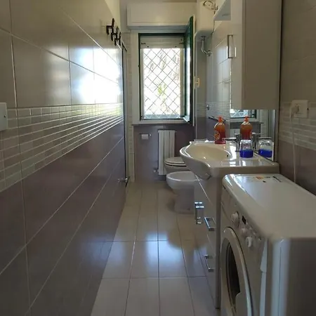 Leonardo Apartment *